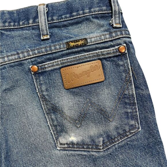 Vintage WRANGLER Cowboy Cut Bermuda Shorts Size 33 - Picture 3 of 5